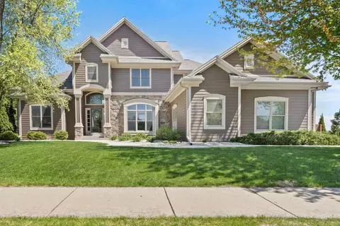 1861 River Lks, Oconomowoc, WI 53066