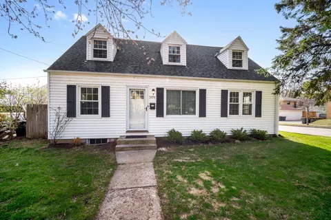 2474 S 70th, West Allis, WI 53219