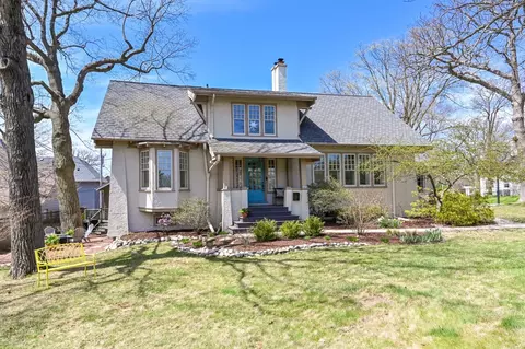 5425 N N Lk, Whitefish Bay, WI 53217