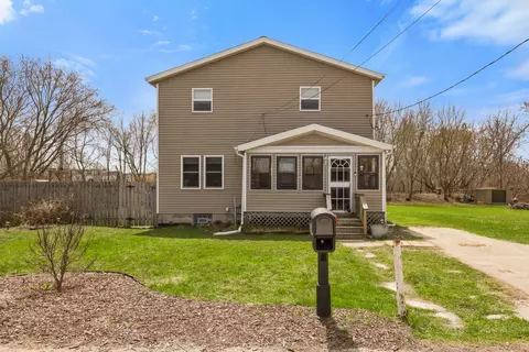 4033 E Lakeside, Oak Creek, WI 53154