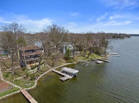 n53w34945 Road B, Oconomowoc, WI 53069