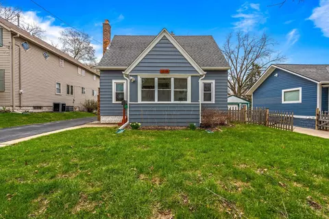 1119 Dopp, Waukesha, WI 53188