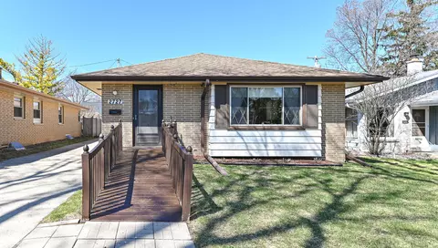 2727 S 83rd, West Allis, WI 53219