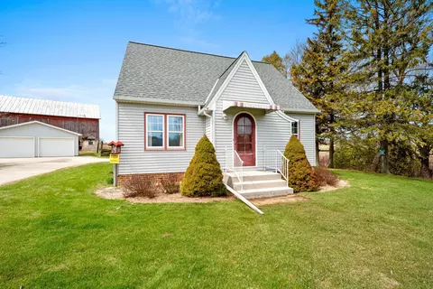 11002 Lakeshore, Centerville, WI 53015