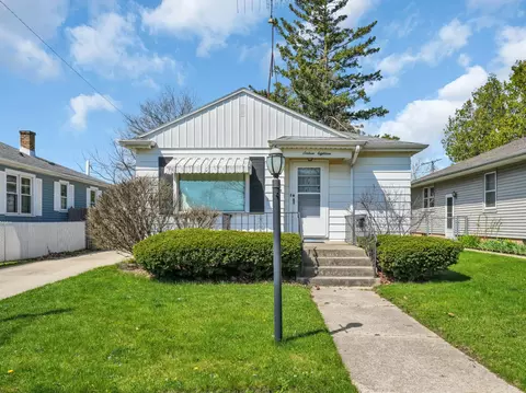 1618 Cleveland, Racine, WI 53405
