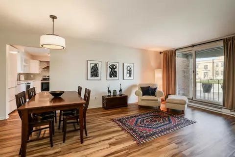 3942 N Oakland #137, Shorewood, WI 53211