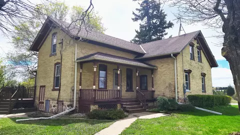 w2298 Wisconsin 16, Watertown, WI 53094