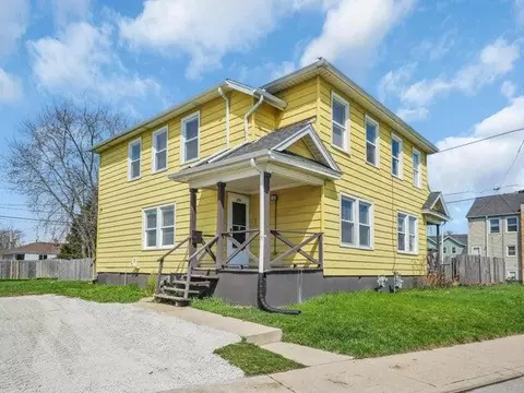 1712 Blaine, Racine, WI 53405
