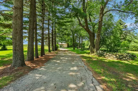 w260n8599 State Road 164, Hartland, WI 53029