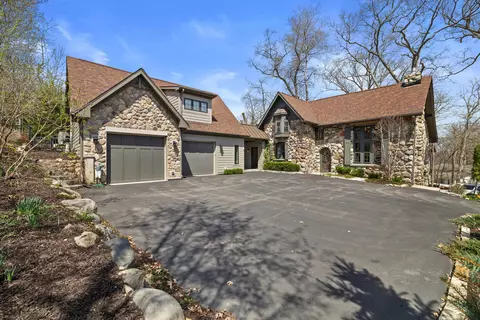 792 Shoshone, Fontana, WI 53125
