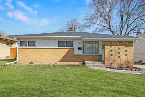 8622 W Ruby, Milwaukee, WI 53225