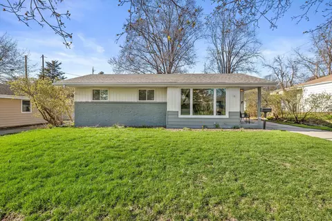 426 Debbie, Waukesha, WI 53189