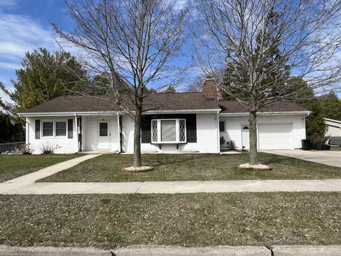 1422 N 10th, Manitowoc, WI 54220