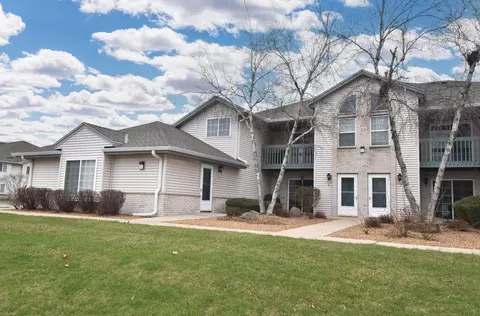 1017 Guthrie #6, Waukesha, WI 53186