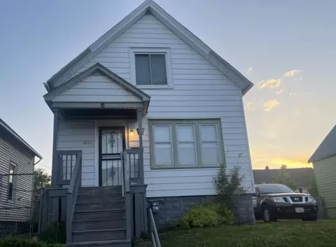 3559 N 11th, Milwaukee, WI 53206