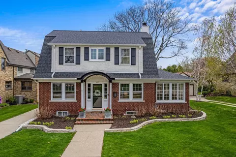 6437 Betsy Ross, Wauwatosa, WI 53213