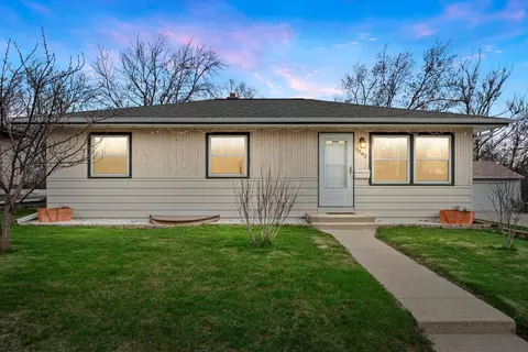 1382 Aldoro, Waukesha, WI 53188