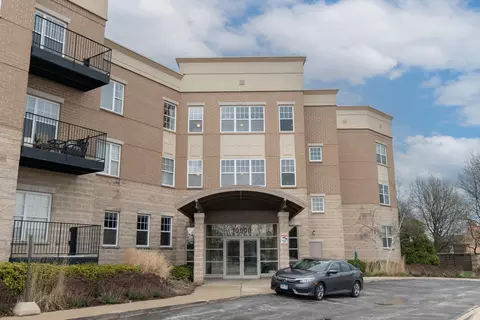 10900 W Bluemound #300, Wauwatosa, WI 53226