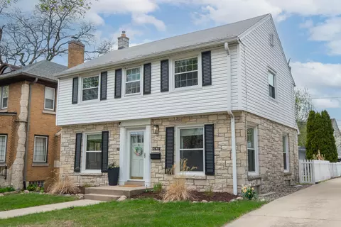 2835 N Hartung, Milwaukee, WI 53210