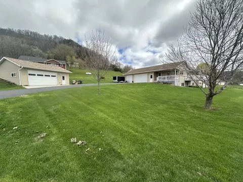 100 Cactus, Chaseburg, WI 54621