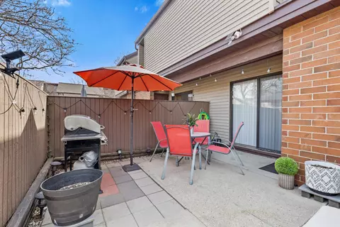 1651 W Edgerton #U, Milwaukee, WI 53221
