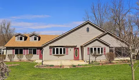 n942 Rose Drive, Bloomfield, WI 53128