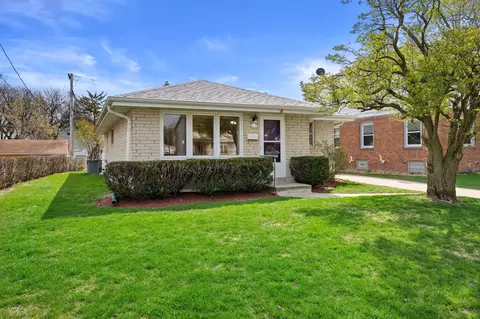 4226 S S Pne, Milwaukee, WI 53207