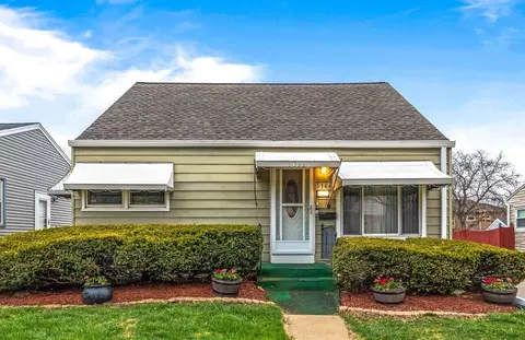 5144 W Norwich, Milwaukee, WI 53220