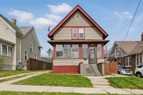 1438 Barton, West Bend, WI 53090