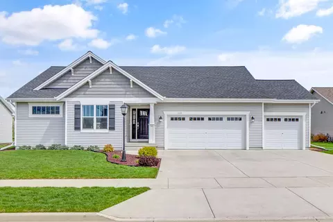1319 Shoal Rdg, Oconomowoc, WI 53066