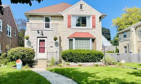 1218 E Kensington #1220, Shorewood, WI 53211