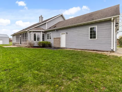 33228 Washington, Rochester, WI 53105