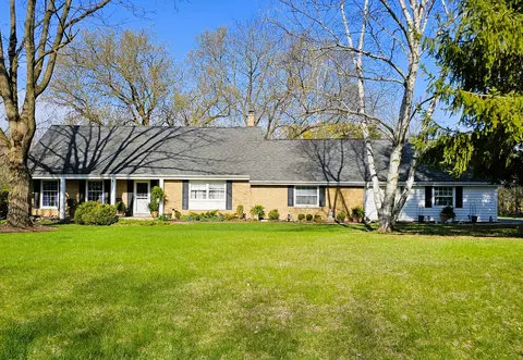 w271n2033 Fieldhack, Pewaukee, WI 53072