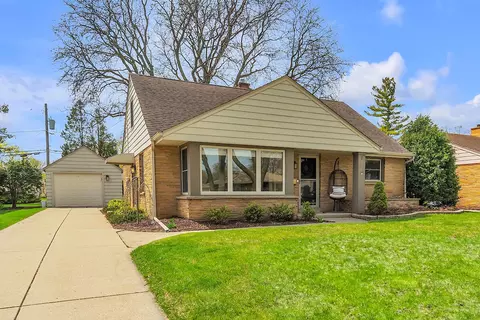 7831 W Manitoba, West Allis, WI 53219