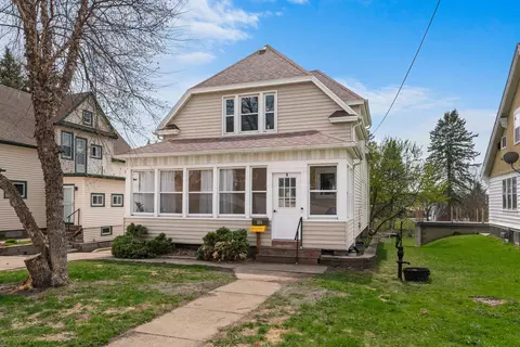 355 W State, Hartford, WI 53027