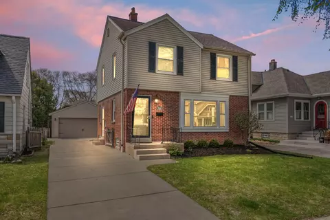 2535 N 71st, Wauwatosa, WI 53213