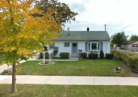 6935 W Bennett, Milwaukee, WI 53219