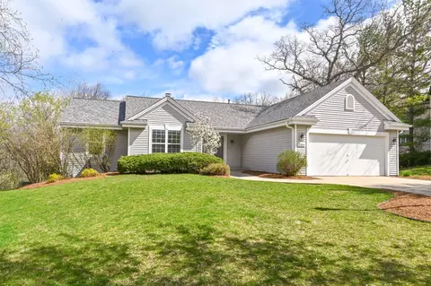 1004 Fieldridge, Waukesha, WI 53188