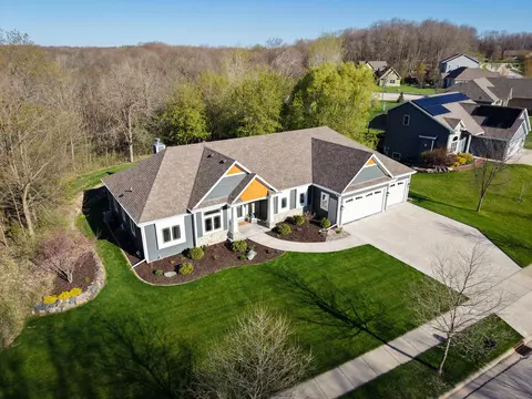 1414 Hummingbird, West Bend, WI 53090
