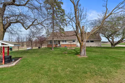 9332 Skyline, Wayne, WI 53002