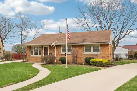 9335 W Dixon, Milwaukee, WI 53214