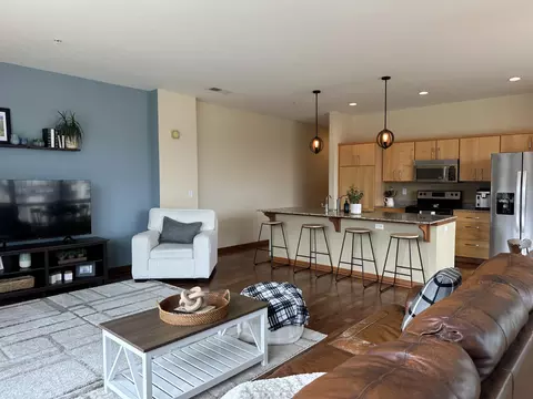 601 E Ogden #612, Milwaukee, WI 53202