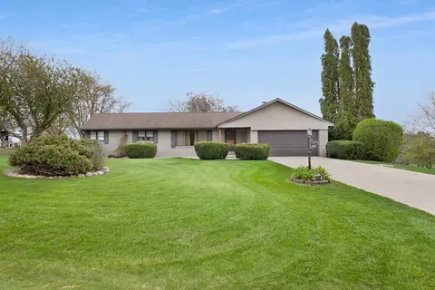 4500 S Hearthside, New Berlin, WI 53151