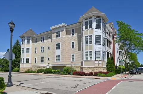 1335 11th #305, Grafton, WI 53024