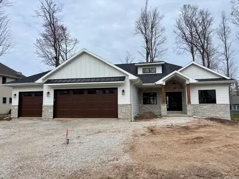 2721 Red Fox, Manitowoc, WI 54220