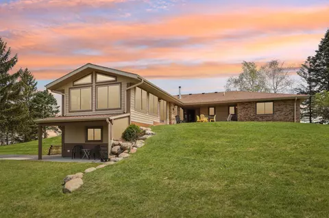 3349 N Golden Lk, Summit, WI 53066