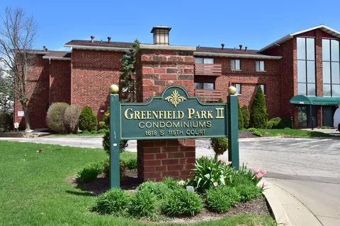 1618 S 115th #208, West Allis, WI 53214
