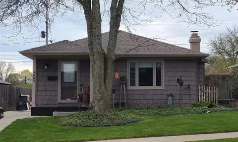 4605 Westway, Racine, WI 53405