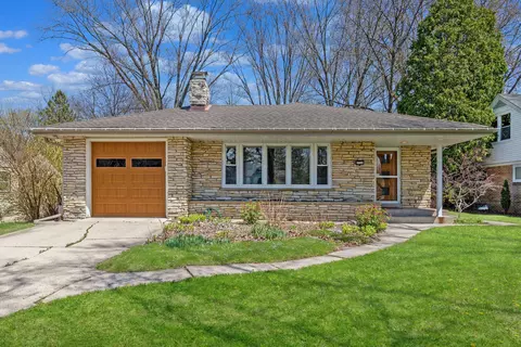8116 N Santa Monica, Fox Point, WI 53217