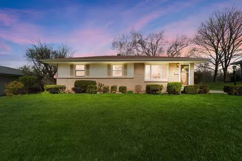 5219 Millshire, Greendale, WI 53129